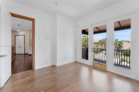 House in Wellington, Florida 5 bedrooms, 386.75 sq.m. № 2088420 - photo 20