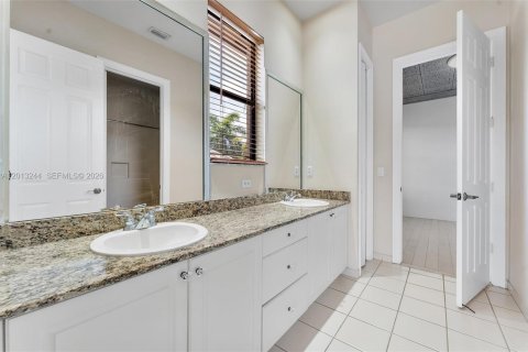 House in Wellington, Florida 5 bedrooms, 386.75 sq.m. № 2088420 - photo 23
