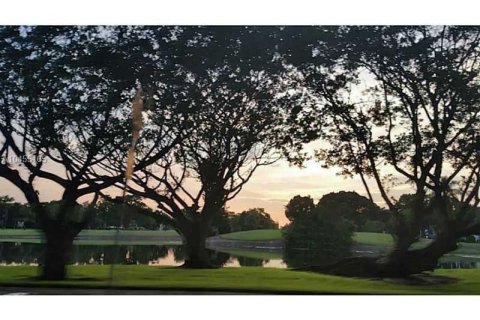 Condo in Lauderhill, Florida, 2 bedrooms № 2243596 - photo 10