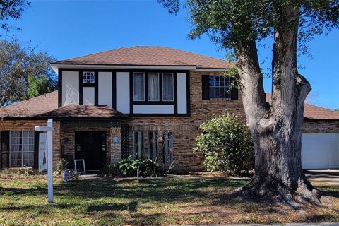 House in Orlando, Florida 5 bedrooms, 274.8 sq.m. № 1514232 - photo 1