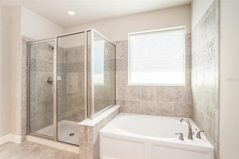 House in Seffner, Florida 5 bedrooms, 312.99 sq.m. № 1612650 - photo 14
