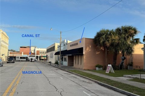 Commercial property in New Smyrna Beach, Florida 246.93 sq.m. № 1431880 - photo 1