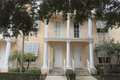 Townhouse in Jupiter, Florida 3 bedrooms, 119.84 sq.m. № 1790257 - photo 1