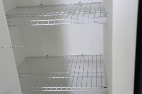 Снять в аренду таунхаус в Хомстед, Флорида 3 спальни, № 1967314 - фото 8