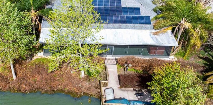 Villa ou maison à Land O' Lakes, Floride 3 chambres, 223.52 m2 № 2107083