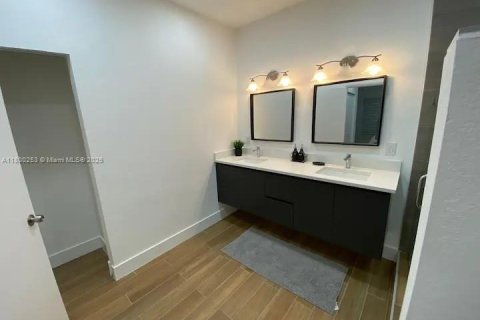 Villa ou maison à vendre à Hallandale Beach, Floride: 4 chambres, 157.93 m2 № 1958032 - photo 6