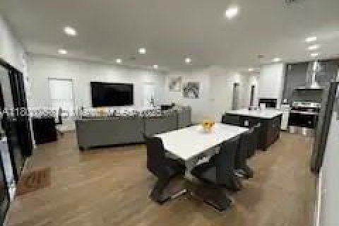 Villa ou maison à vendre à Hallandale Beach, Floride: 4 chambres, 157.93 m2 № 1958032 - photo 9