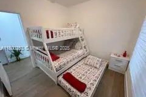 Villa ou maison à vendre à Hallandale Beach, Floride: 4 chambres, 157.93 m2 № 1958032 - photo 12