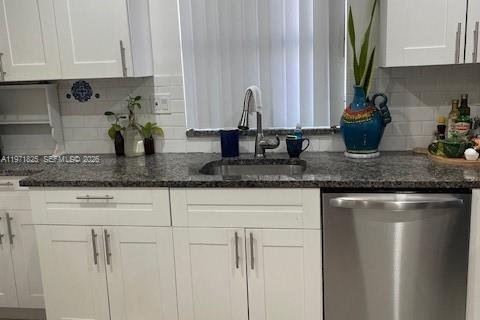 Condominio en venta en Lauderhill, Florida, 2 dormitorios, 86.12 m2 № 2032899 - foto 5