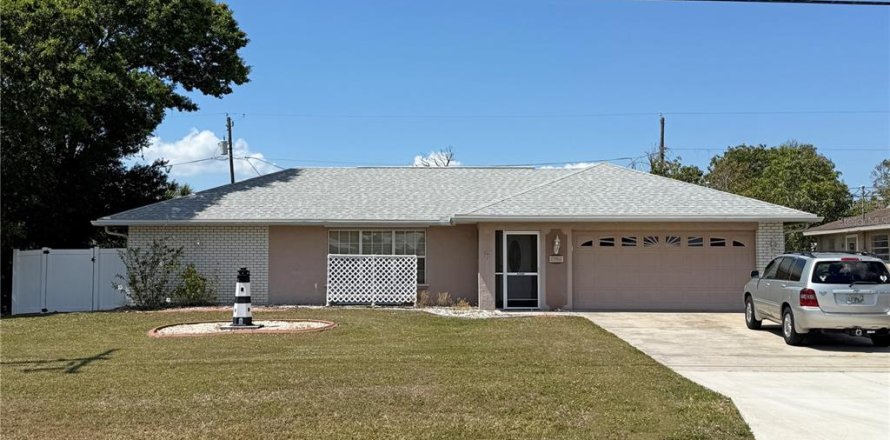 Villa ou maison à Port Charlotte, Floride 3 chambres, 155.05 m2 № 1577376