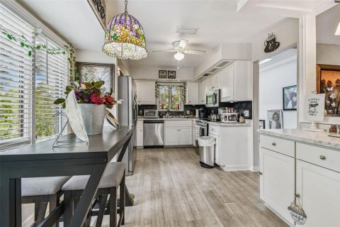 Casa en venta en Tarpon Springs, Florida, 3 dormitorios, 191.94 m2 № 1906758 - foto 12