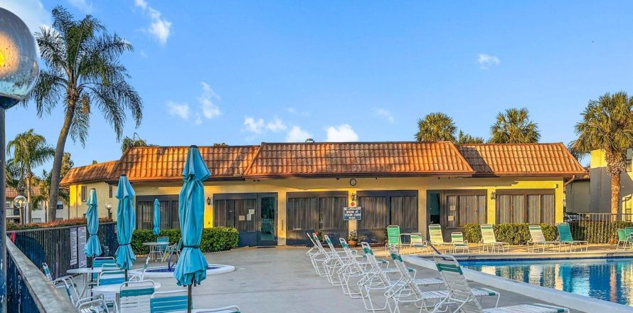 Condo in Lake Worth, Florida, 2 bedrooms  № 1119055