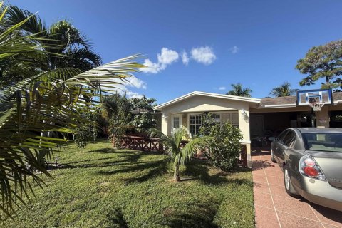 Villa ou maison à West Palm Beach, Floride 4 chambres, 196.02 m2 № 2081484