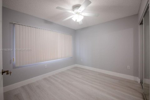 Copropriété à louer à Pembroke Pines, Floride: 2 chambres, 112.13 m2 № 1982151 - photo 12