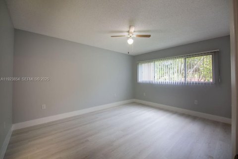 Copropriété à louer à Pembroke Pines, Floride: 2 chambres, 112.13 m2 № 1982151 - photo 8
