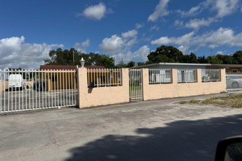 Casa en venta en Miami, Florida, 3 dormitorios, 139.73 m2 № 1701036 - foto 24