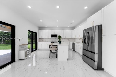 Снять в аренду виллу или дом в Майами, Флорида 4 спальни, 228.82м2, № 2000439 - фото 8