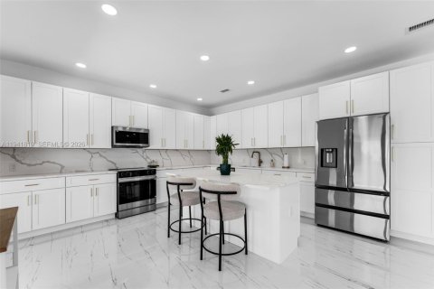 Снять в аренду виллу или дом в Майами, Флорида 4 спальни, 228.82м2, № 2000439 - фото 9