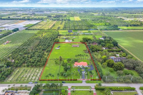 Снять в аренду виллу или дом в Майами, Флорида 4 спальни, 228.82м2, № 2000439 - фото 4