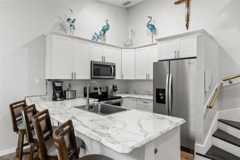 Townhouse in Pinellas Park, Florida 2 bedrooms, 110.55 sq.m. № 1677767 - photo 10