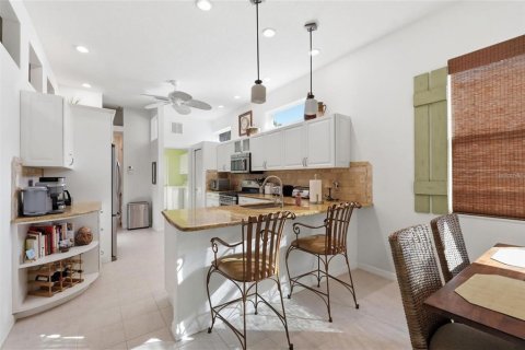 Villa ou maison à vendre à Sarasota, Floride: 3 chambres, 194.17 m2 № 2312720 - photo 23