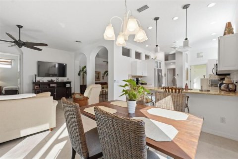 Villa ou maison à vendre à Sarasota, Floride: 3 chambres, 194.17 m2 № 2312720 - photo 22