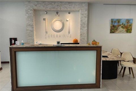 Condo in Sarasota, Florida, 3 bedrooms  № 2130619 - photo 13