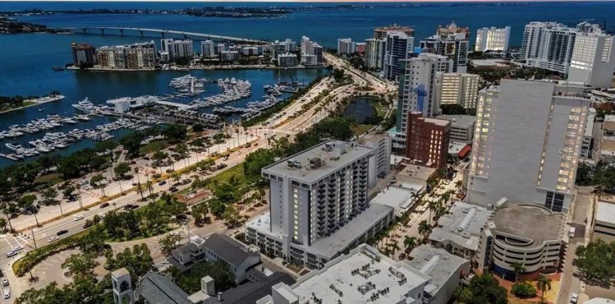 Condo in Sarasota, Florida, 3 bedrooms  № 2130619