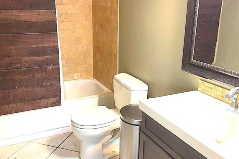 Condo in Sarasota, Florida, 3 bedrooms  № 2130619 - photo 25