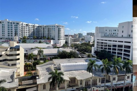 Condo in Sarasota, Florida, 3 bedrooms  № 2130619 - photo 19