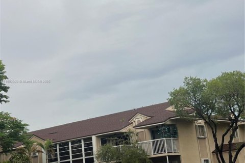 Снять в аренду кондоминиум в Дорал, Флорида 3 спальни, 98.48м2, № 1949250 - фото 2