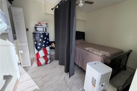 Propiedad comercial en alquiler en Fort Lauderdale, Florida, 1 dormitorio, 113.99 m2 № 1950998 - foto 5