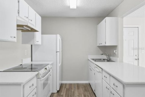 Condo in Port Orange, Florida, 2 bedrooms № 2097494 - photo 21