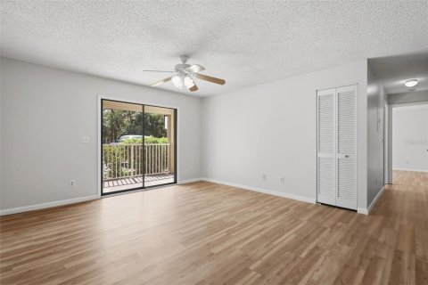 Condo in Port Orange, Florida, 2 bedrooms № 2097494 - photo 12