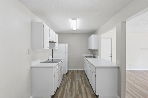 Condo in Port Orange, Florida, 2 bedrooms № 2097494 - photo 20