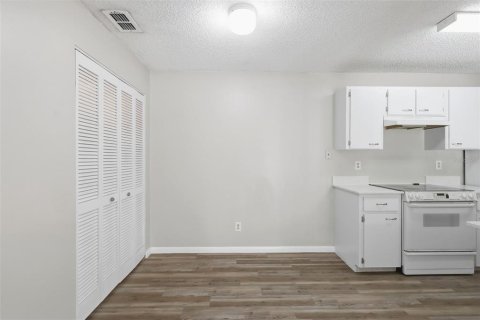 Condo in Port Orange, Florida, 2 bedrooms № 2097494 - photo 17