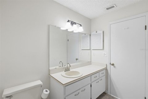 Condo in Port Orange, Florida, 2 bedrooms № 2097494 - photo 27