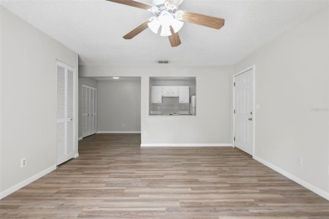 Condo in Port Orange, Florida, 2 bedrooms № 2097494 - photo 16