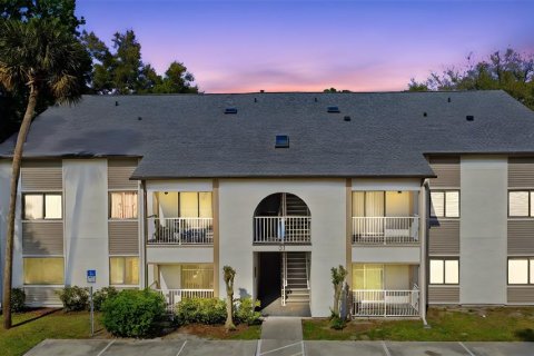 Condo in Port Orange, Florida, 2 bedrooms № 2097494 - photo 2