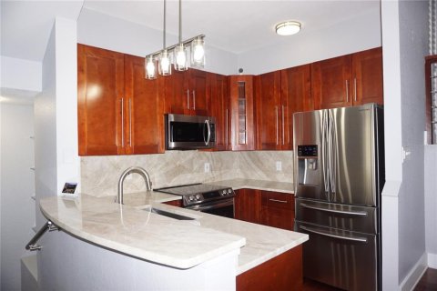 Condominio en venta en Tampa, Florida, 1 dormitorio, 83.61 m2 № 1807318 - foto 13