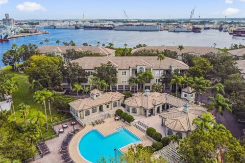 Condominio en venta en Tampa, Florida, 1 dormitorio, 83.61 m2 № 1807318 - foto 10