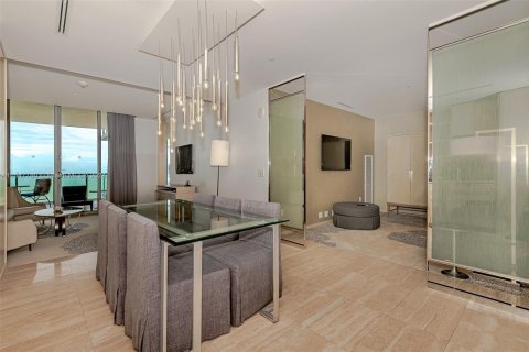 Condo in Bal Harbour, Florida, 2 bedrooms  № 1057686 - photo 5