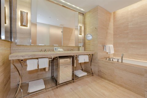Condo in Bal Harbour, Florida, 2 bedrooms  № 1057686 - photo 26