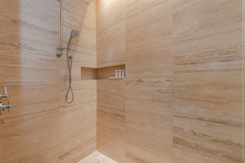 Condo in Bal Harbour, Florida, 2 bedrooms  № 1057686 - photo 28