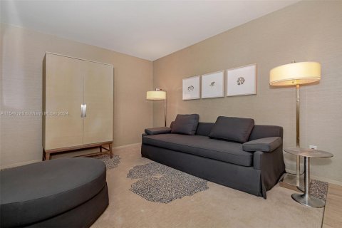 Condo in Bal Harbour, Florida, 2 bedrooms  № 1057686 - photo 16