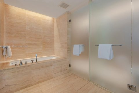 Condo in Bal Harbour, Florida, 2 bedrooms  № 1057686 - photo 27