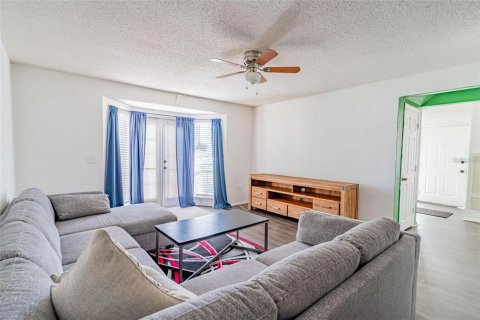 Touwnhouse à vendre à Orlando, Floride: 2 chambres, 130.25 m2 № 1744190 - photo 5