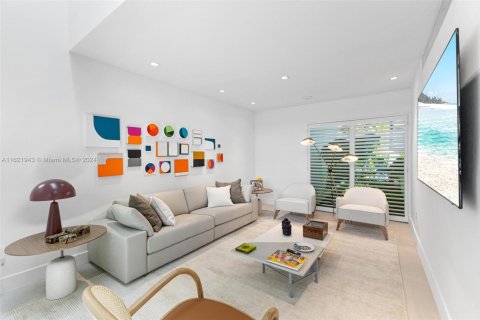 House in Key Biscayne, Florida 4 bedrooms, 618.82 sq.m. № 1695637 - photo 21