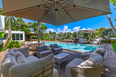 House in Key Biscayne, Florida 4 bedrooms, 618.82 sq.m. № 1695637 - photo 7
