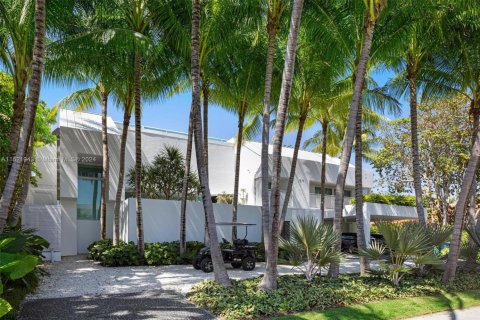 House in Key Biscayne, Florida 4 bedrooms, 618.82 sq.m. № 1695637 - photo 4